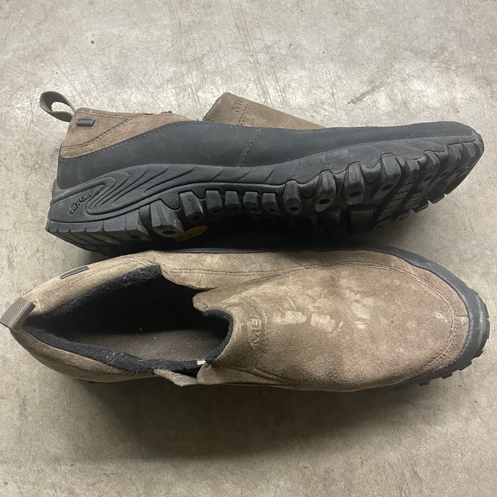 Merrell men’s size 13. Slip on. Vibram. Worn a few times. Excellent condition.